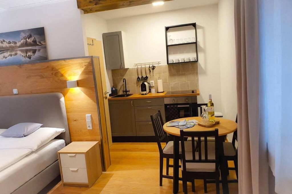 Tiny Kozma Apartment Bodensdorf Exteriör bild